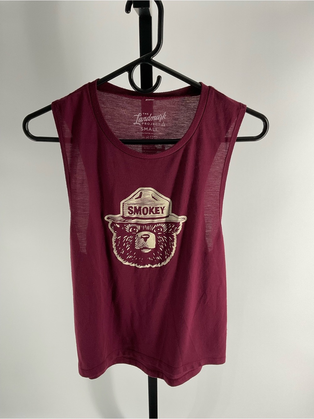 Smokey Graphic Tank - Burgundy